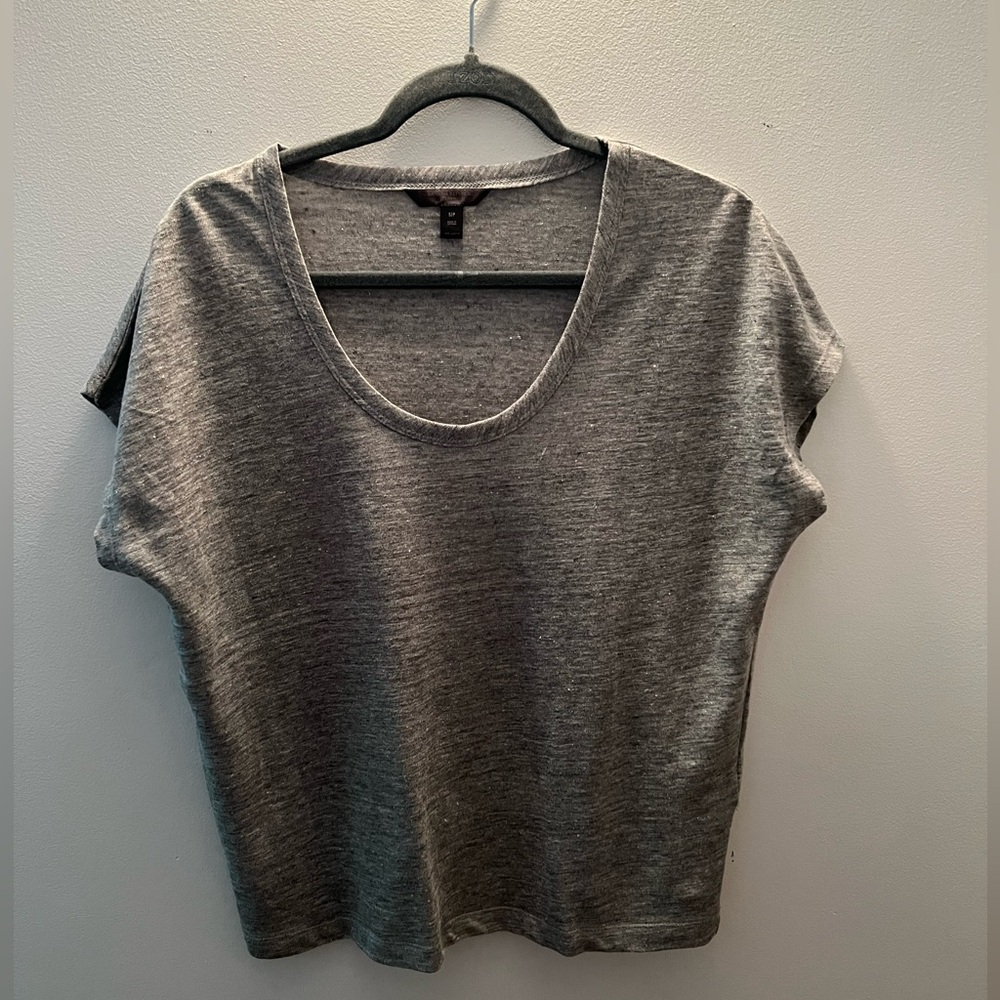 Banana Republic Linen Scoop Neck T-Shirt. NWOT